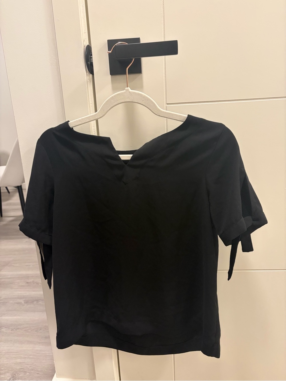 Black Short-Sleeve Tie Cuff Blouse(runs small)